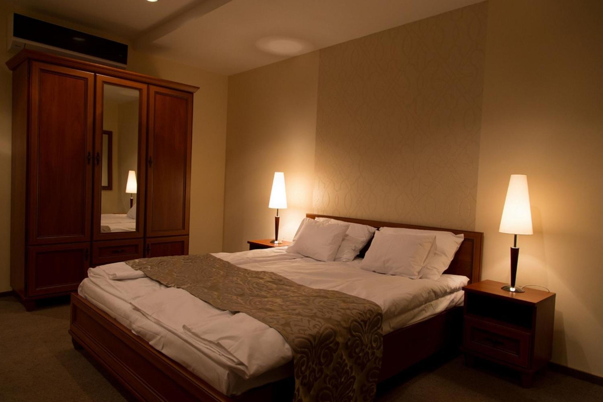 Hotel Brill Orosháza Quarto foto